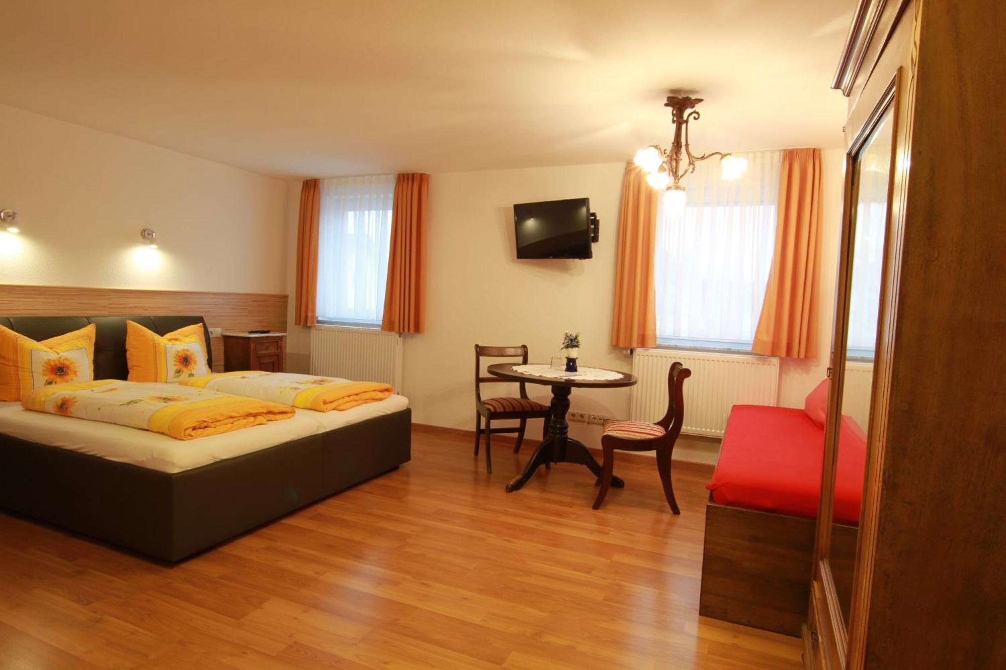 Gaestehaus Pfefferle Hotel Garni Und Ferienwohnungen Зігмарінген Номер фото